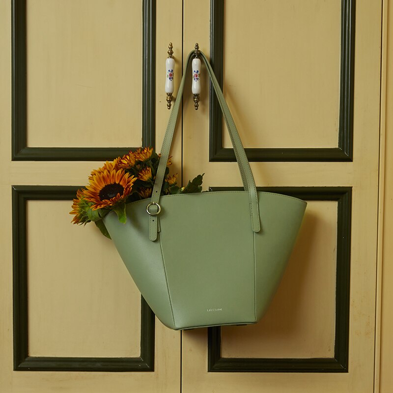 Large Capacity Shoulder Handbag