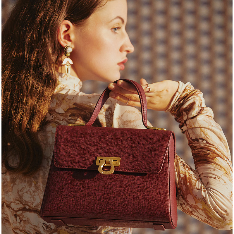 Large Capacity Retro Messenger Handbag