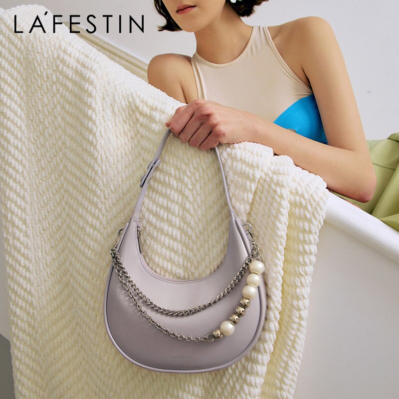 Three-dimensional Metal Pearl Chain Handbag