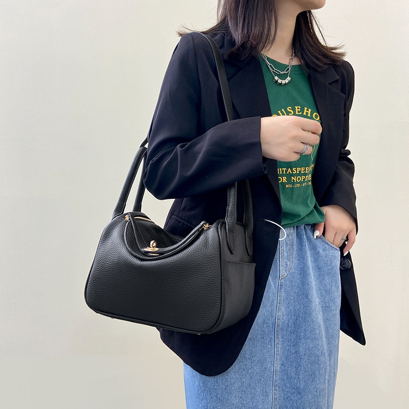 Retro Design Shoulder Bag