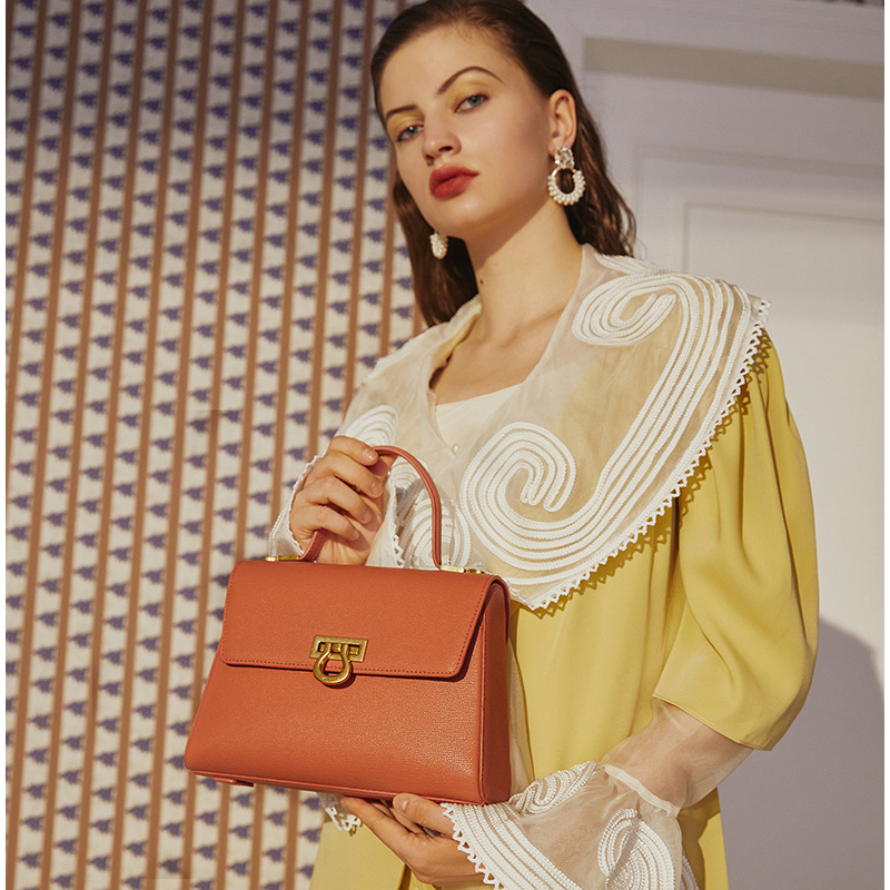 Large Capacity Retro Messenger Handbag