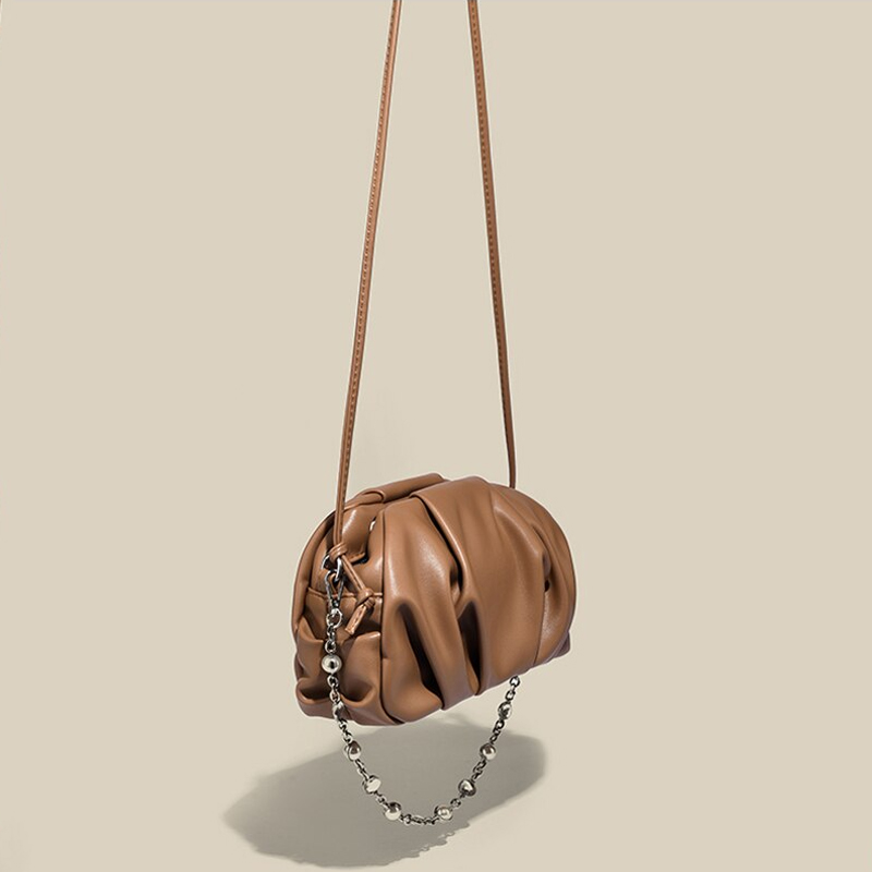 Design Chain Shoulder Bag