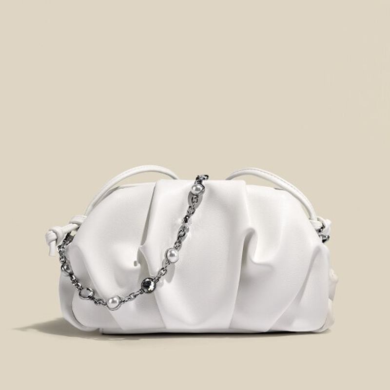 Design Chain Shoulder Bag